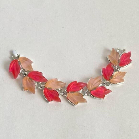 Vintage Pink Lucite Moonglow Leaf Necklace & Bracelet Set Silver Tone 60s Retro - Picture 9 of 14